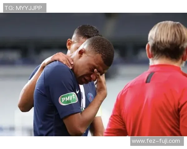 戈登在欧冠表现起伏不定髋部伤势持续困扰其状态 戈登在欧冠表现起伏不定髋部伤势持续困扰其状态