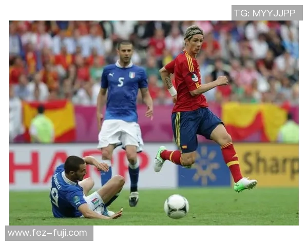 托雷斯在零八零九赛季英超双红会中精彩表现生吃维迪奇的经典瞬间回顾 托雷斯在零八零九赛季英超双红会中精彩表现生吃维迪奇的经典瞬间回顾